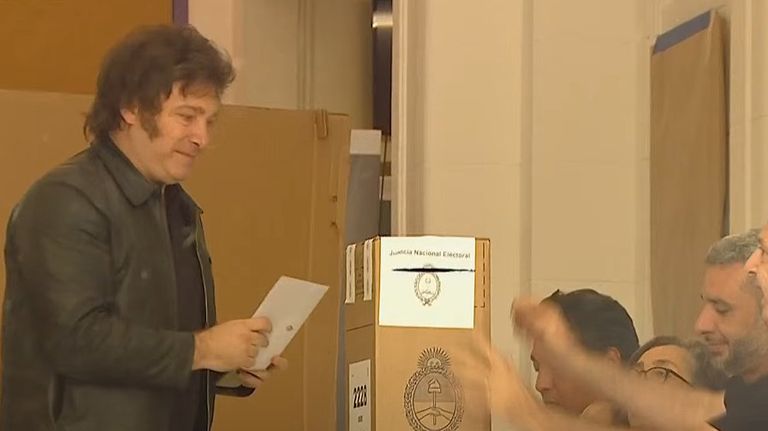 Javier Milei, al votar en la UTN en Almagro
