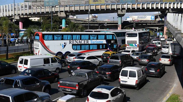 Choferes de micros de larga distancia volvieron a manifestarse 202106215