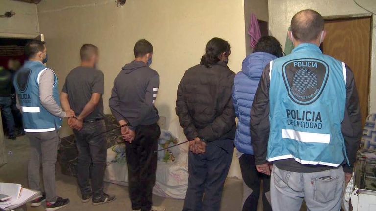 Operativo narco en un aserradero