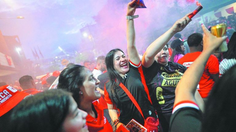 Mujeres barrabravas