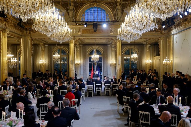 colagrecoBanqueteMacron2024