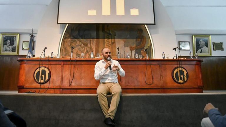Martín Guzmán en la CGT 20211201