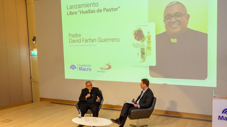 Presentación de "Huellas de Pastor" en Torre Macro