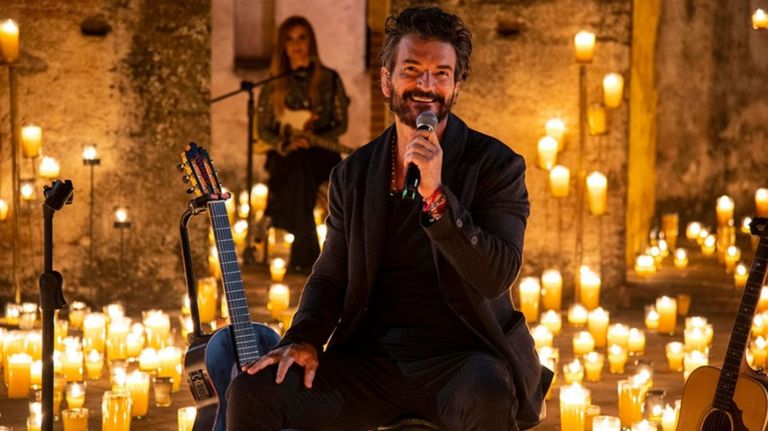 Ricardo Arjona, ¿está de vuelta o resalta su esencia?