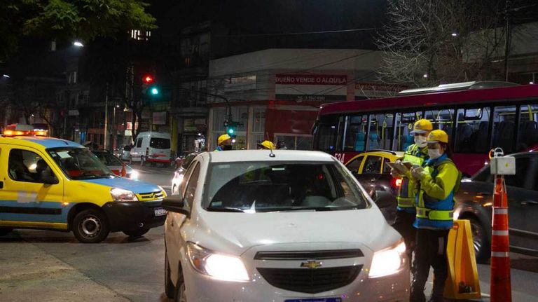 Controles en bares y restó por el Día del Amigo 2010721