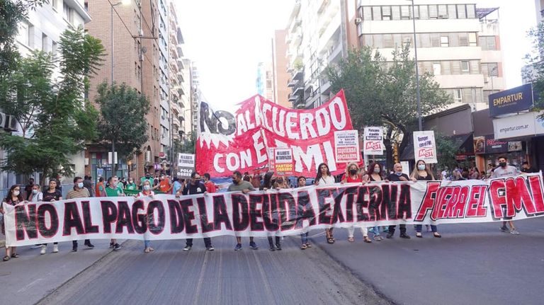 Masiva marcha en Córdoba fuera el FMI 20220209