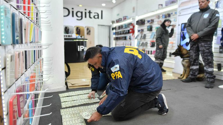 La policía Federal y la AFIP realizan procedimientos 20231011