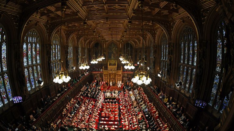 reina isabel ii parlamento brexit