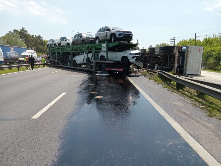 Choque de dos camiones en Panamericana altura km46