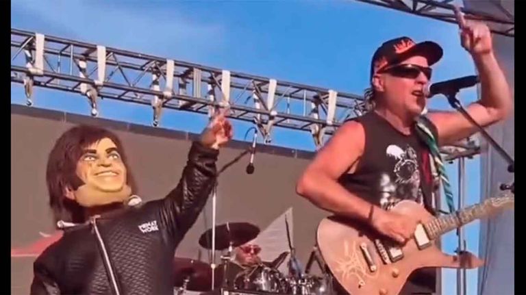 La Renga subió a Milei al escenario 16112025