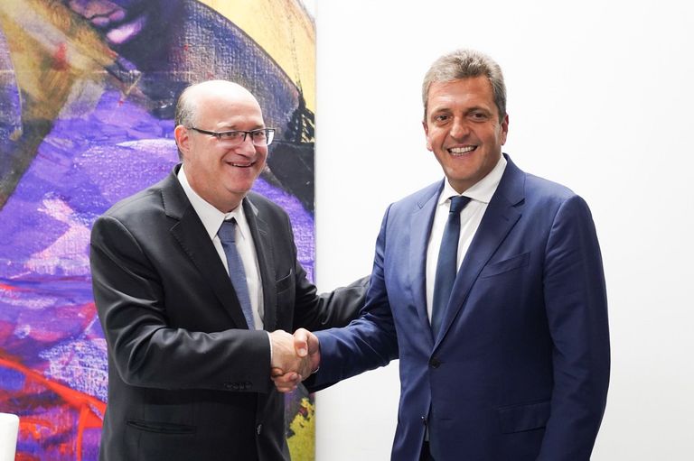 Sergio Massa junto a Ilan Goldfajn, presidente del BID. 