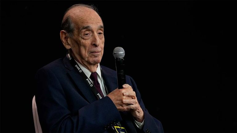 "La gente vota por esperanza, y si se disgusta, vota de otra manera, como acaba de votar en Brasil". El Gobierno, agregó, está a tiempo.