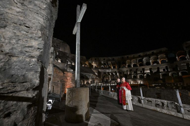 El Papa en Viernes Santo