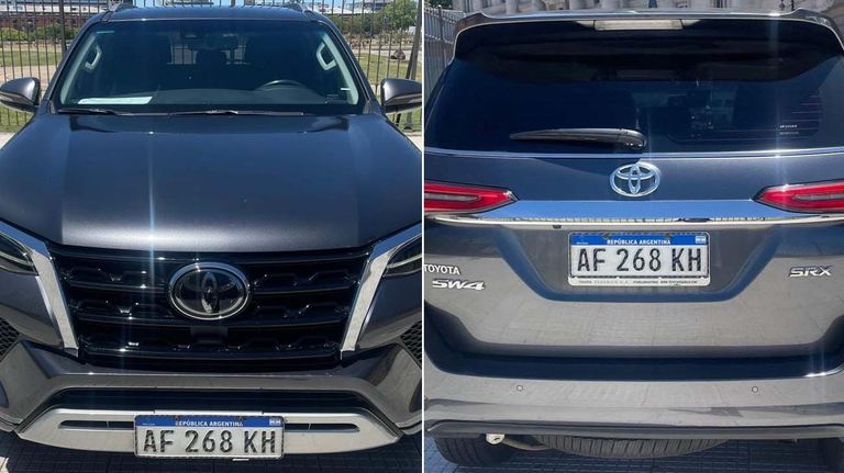 EL AUTO DE LA POLÉMICA. La Toyota con la que se mueve el exjefe de Gabinete, con deudas.