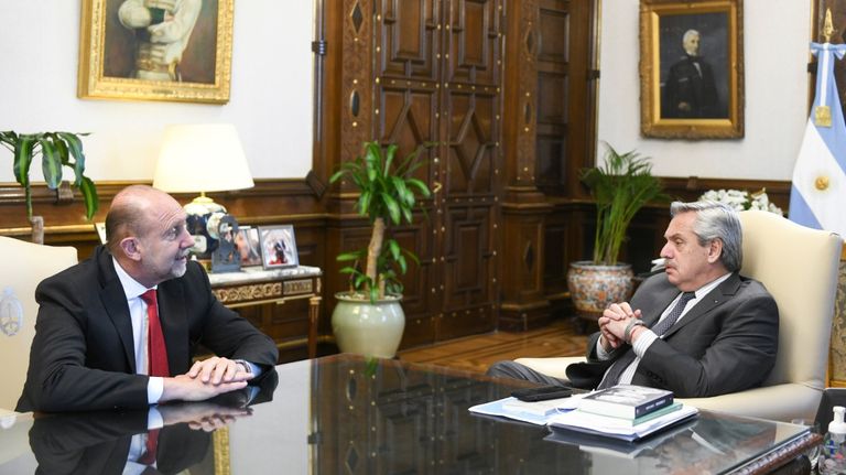 Alberto Fernández Omar Perotti g_20211201