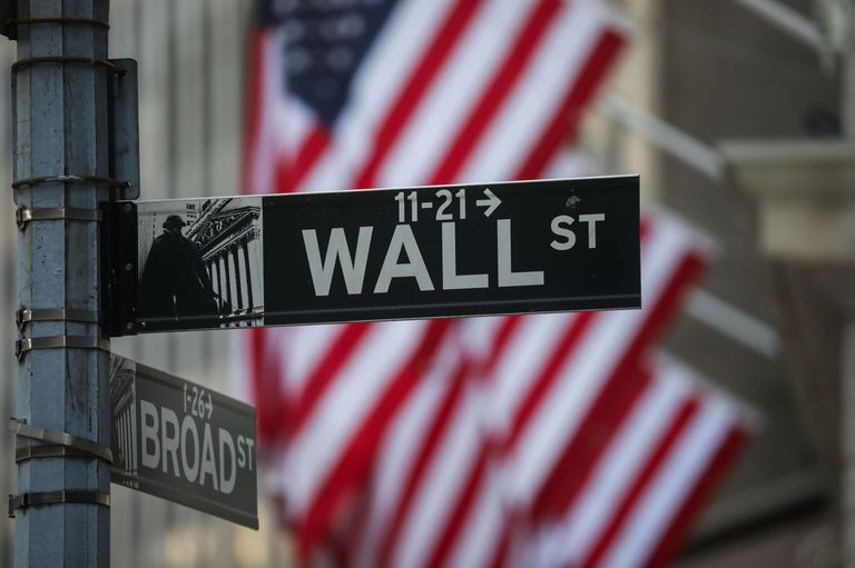 Traders At The NYSE As S&P Futures Rise As EU-US Deal Eases Trade Fears