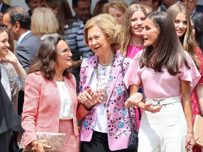 La Infanta Sofía tuvo su Confirmación acompañada los Reyes, Felipe VI y Letizia