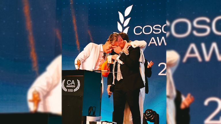 Momo ganó el premio “Streamer del Año” en los Coscu Army Awards