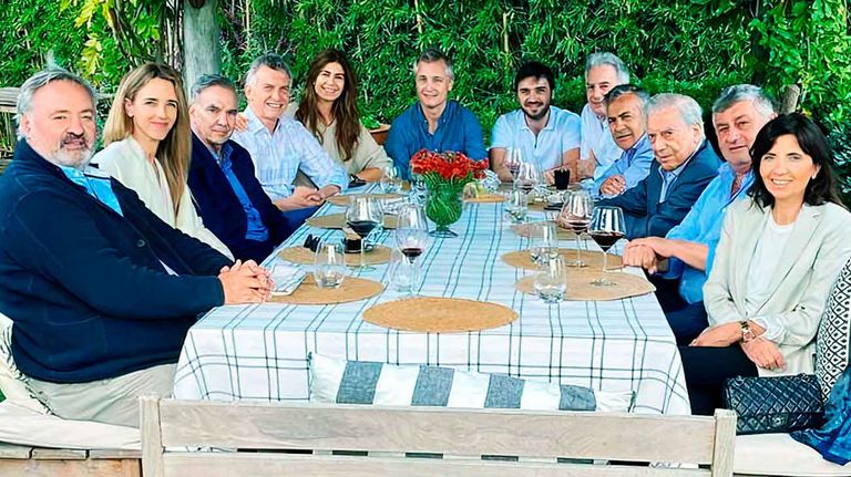 20220508_macri_vargas_llosa_pichetto_instagram_g