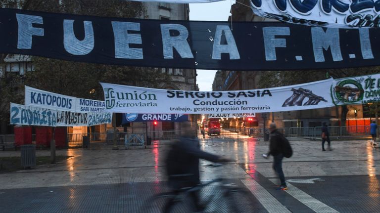 Preparativos en Plaza de Mayo para el acto de Cristina Kirchner por el 25 de mayo