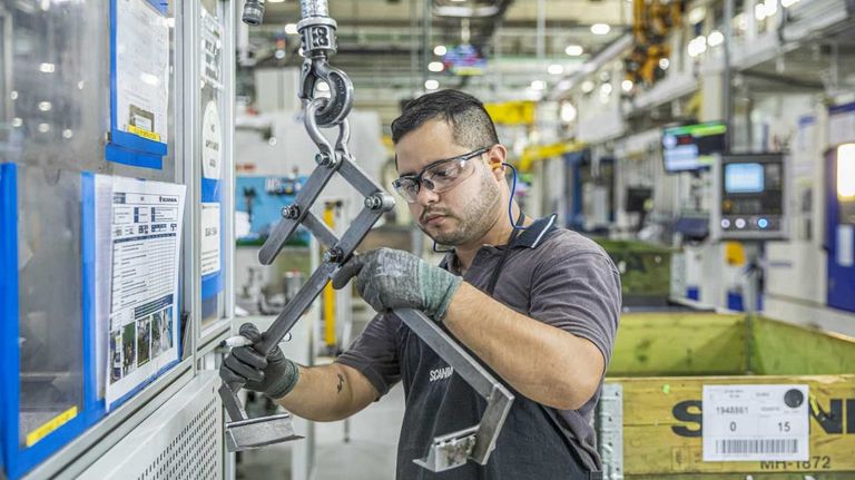 Volvió a caer la actividad económica en junio.