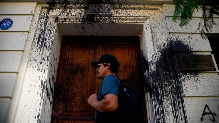 Ataque a la embajada Argentina en Chile