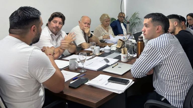 Giuseppe Bosco en una reunión de gabinete
