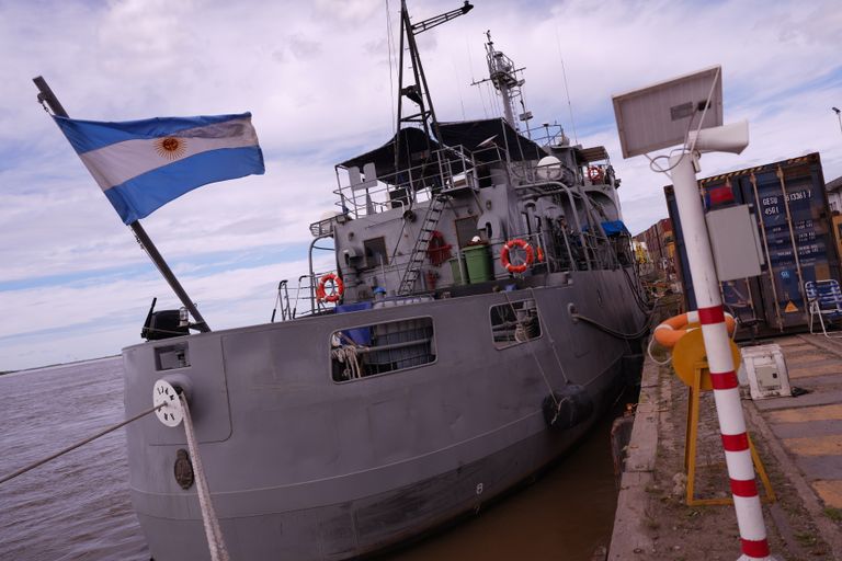 Inundaciones por El Niño: la Armada Argentina llegó a Corrientes con dos buques para el operativo de emergencia
