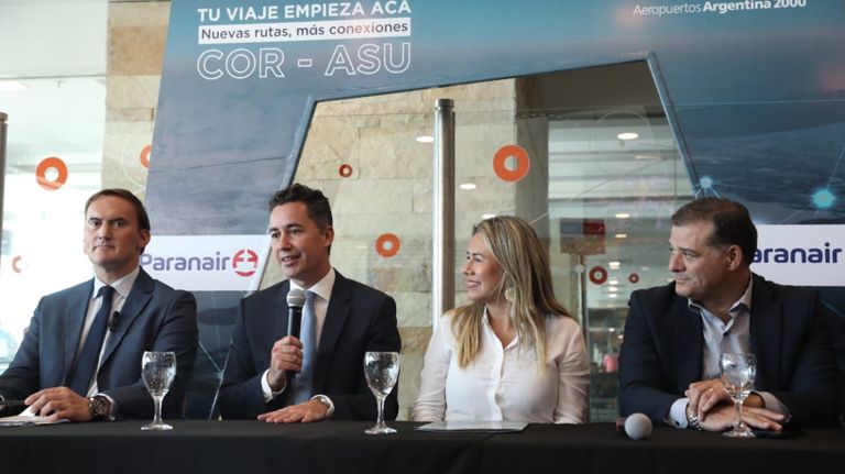 Conferencia de prensa vuelos Paranair