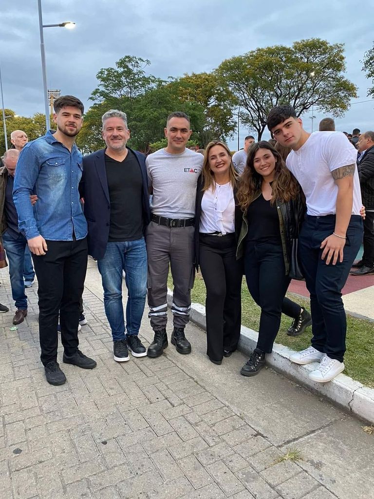 Myriam Pruntto junto a su familia