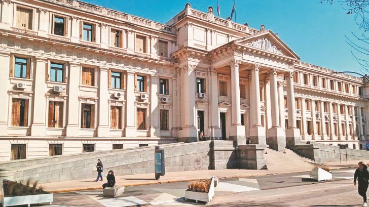 Tribunales