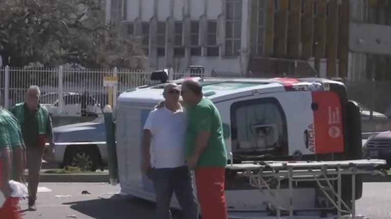 Ambulancia volcada
