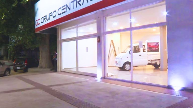 Concesionaria de Núñez cobra y no entrega los autos