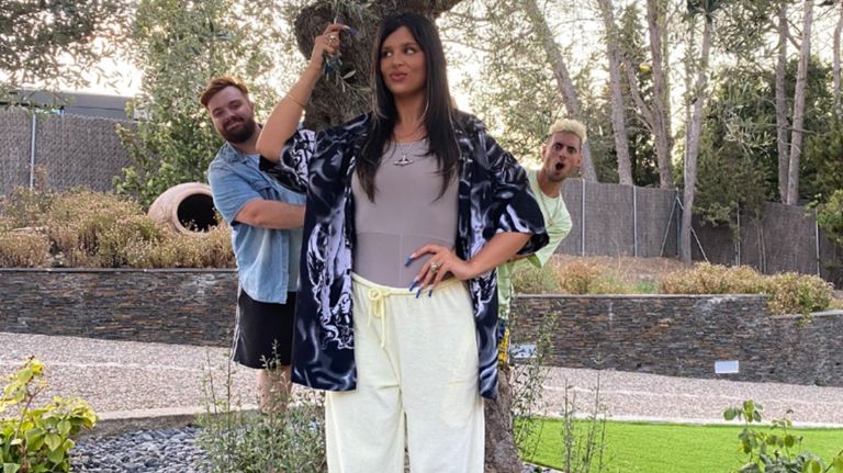 Nathy Peluso junto a Ibai y Coscu