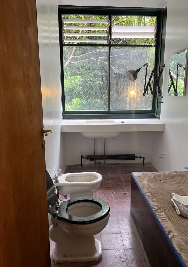 la casa sobre el arroyo