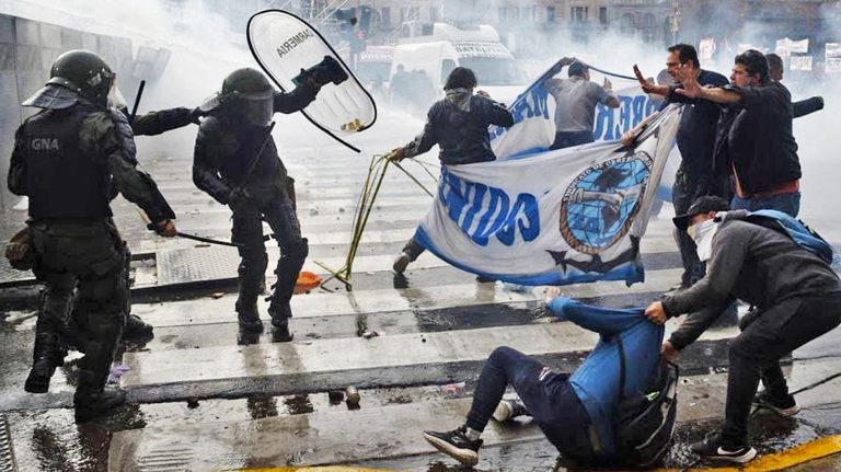 20240616_gendarmeria_represion_congreso_cuarterolo_g