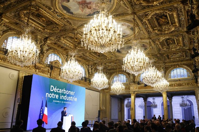 Macron 20221108