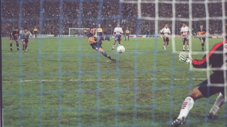 El penal de Martín Palermo con dos pies: la histórica controversia reglamentaria entre Boca Juniors y Platense