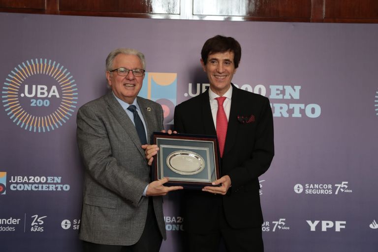 La UBA reconoció a la Revista Caras
