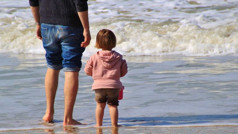 Argentina tiene una de las licencias por paternidad más cortas de Sudamérica 20250530