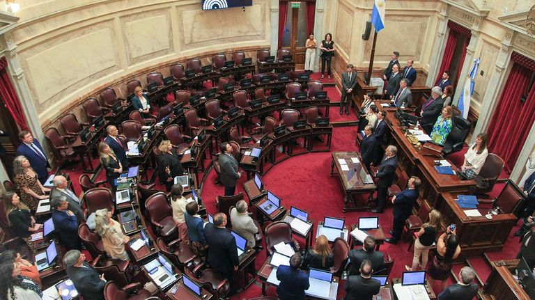 Sesion de Senado de hoy sin la preesncia de la oposicion, con bancas vacias 20221116
