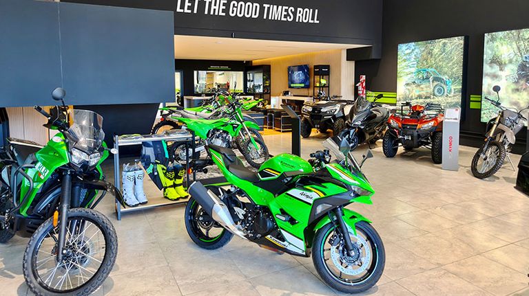 MOTOS