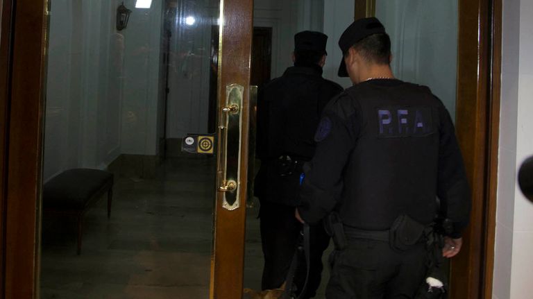 operativo allanamiento departamento Juncal Uruguay expresidenta Cristina Fernández de Kirchner