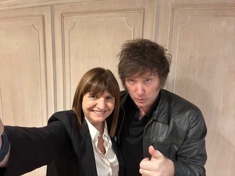 Javier Milei junto a su ministra de Seguridad, Patricia Bullrich