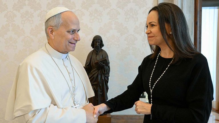 El papa León XIV recibió a María Corina Machado en el Vaticano 12012026