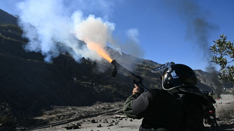 Disturbios y represión policial en Bolivia