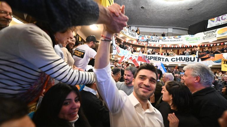 Ignacio Torres presentó el frente Despierta Chubut