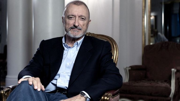 Arturo Pérez Reverte, ladrón de bancos