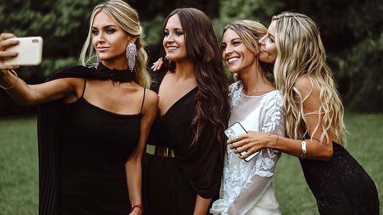 5 looks de Milagros Maylin, la novia de Larreta 20221013