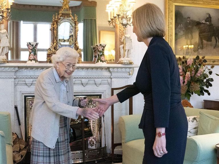 Reina Isabel II 20220908